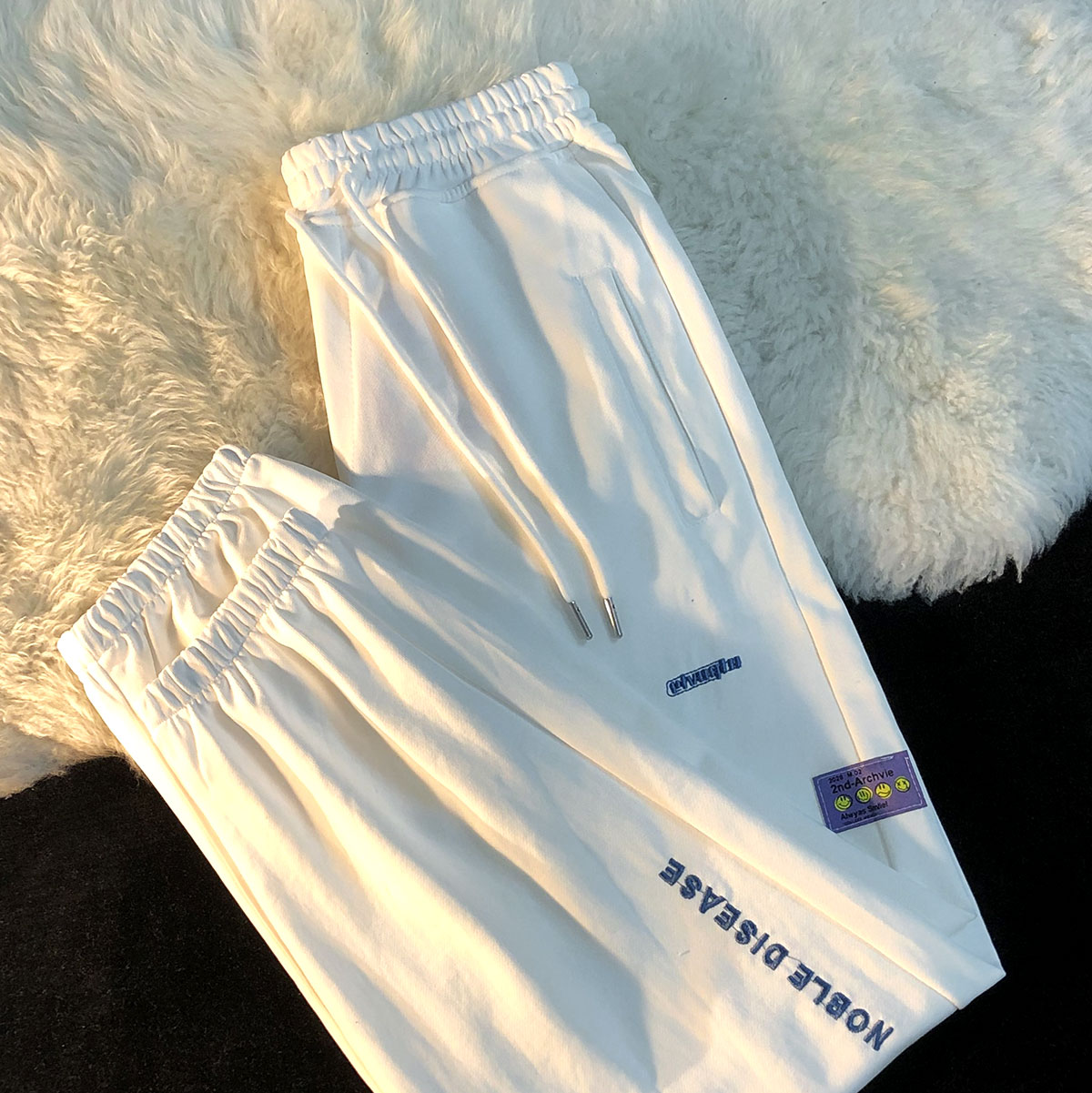 The Secret of Bear's Paw 2021 winter plus velvet white casual trousers medium sexy ins niche drape student sweatpants