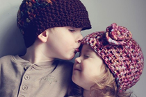 Foreign child poster Cute baby painting Foreign baby poster Pregnant woman with beautiful baby girl photo wall sticker prenatal education