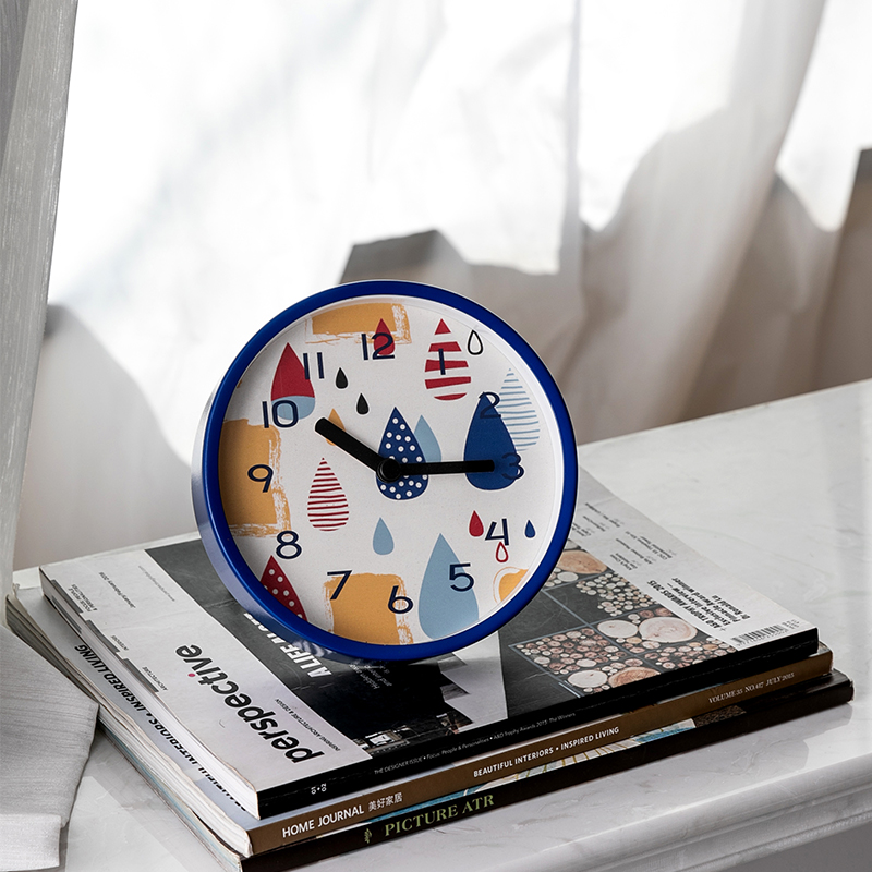 Berfi Family Accessories Taiwan imports Nordic cartone clock modern minimalist living room watch personality art wall clock