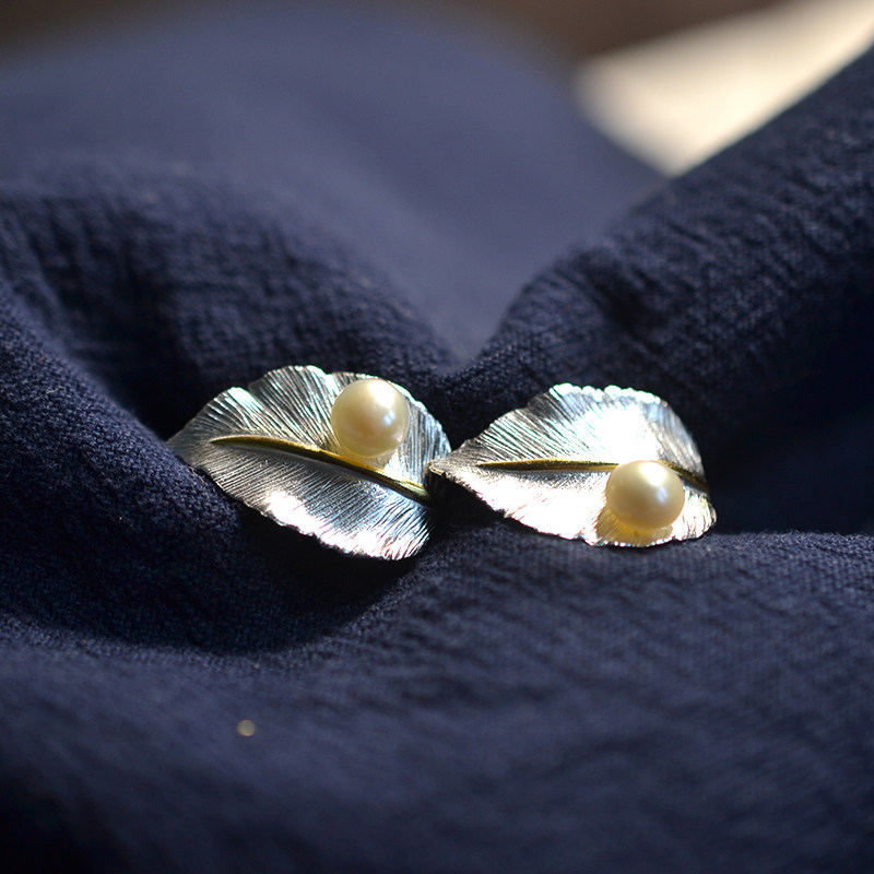 925 Silver ear decorated the silver stereo leaf pattern inlaid with natural pearl ear nails