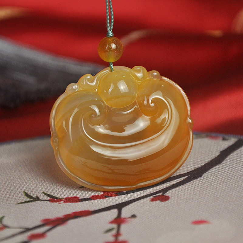 Natural agate auspicious Auspicious Lock Pendant Lady's Ice Jade Medullary Baby Lock Necklace Hanging Ornament Pendant