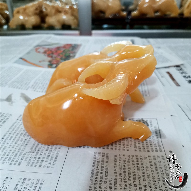 Topaz lying Cow Zodiac Cow Zhaocai Town House Feng Shui Decoration Home Office Decoration Natural Jade Cow Decoration