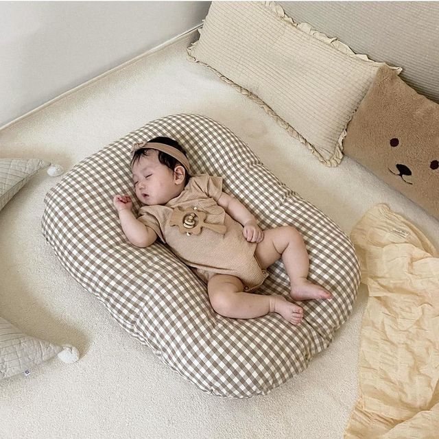 ins South Korea's same small checkered newborn baby bionic bed with mobile baby coaxing bionic bed