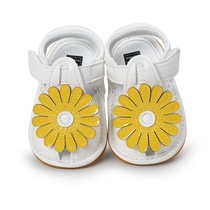 Korean summer female baby daisy sandals Baotou soft bottom non-slip baby toddler shoes shoes