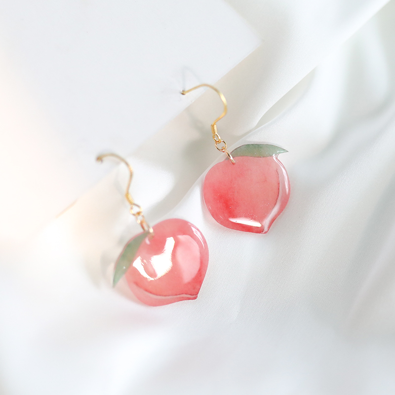 Human peach sweet pink peach earrings Japanese cute hand-made heat shrink acrylic earrings