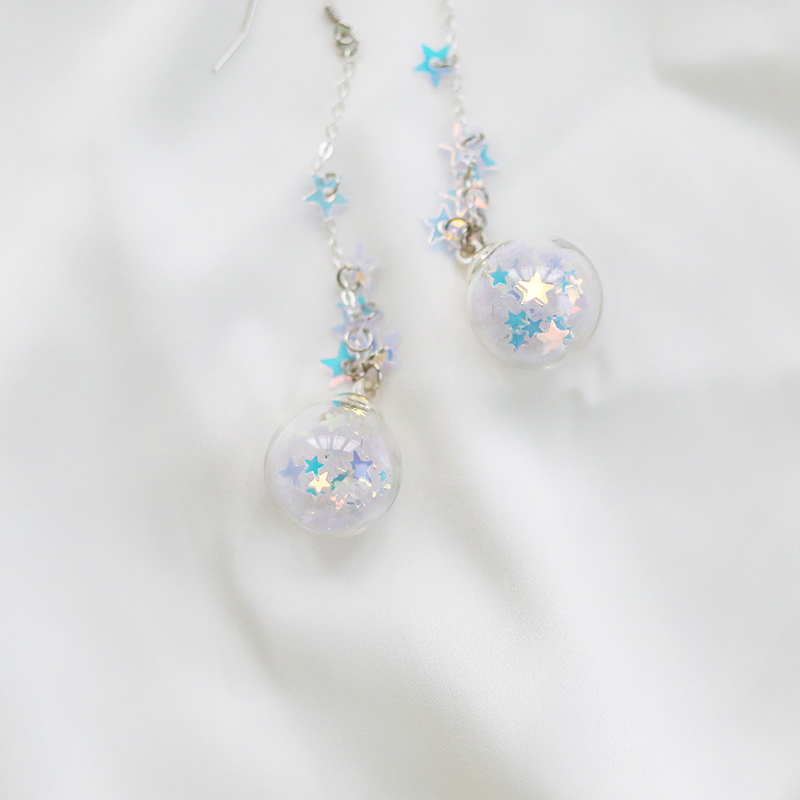 Send you the whole piece of the sea of ​​stars, sequined five-pointed star glass ball fragment ear clips, earrings, earrings, cute dream earrings