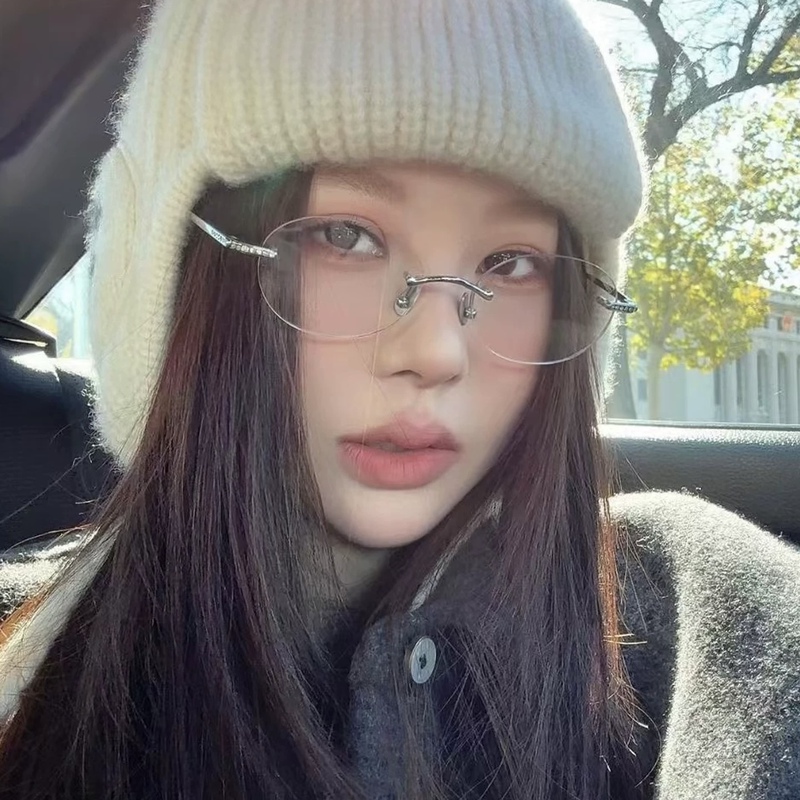 New Oval Ultra-Light Rimless Glasses with Diamonds, Cool and Intellectual Style, Suitable for Everyday Use Without Makeup, Can Be Fitted with Prescription Titanium Frames