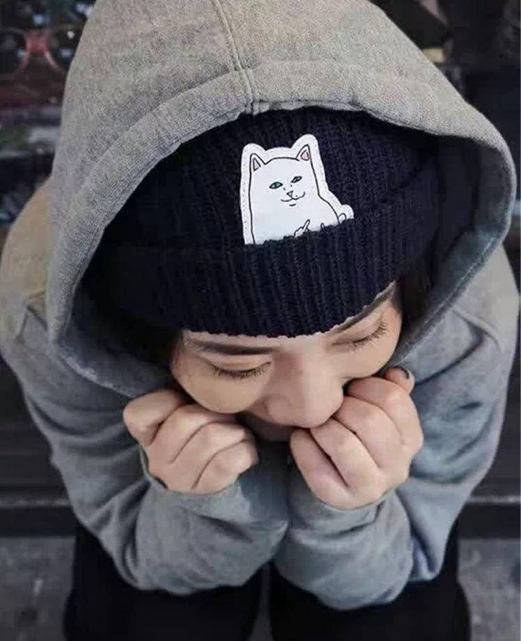 Мультитональный разноцветный по�� RIPNDIP Шапка-беретка с карманом Кот Линг Кот Вязаная шерстяная шапка холодная
