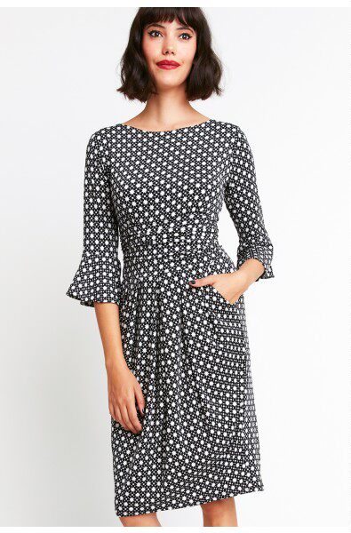 Net Red Dress 2022 Spring Summer British Small Skirt Fashion Slim Fit Slim Black and White Star Company Workplace