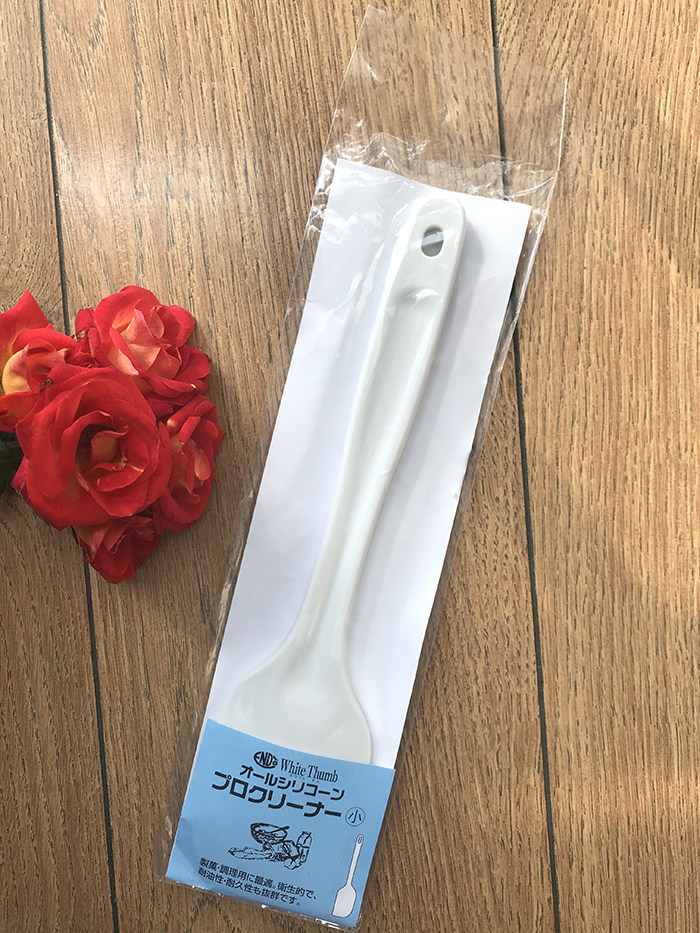 Spot Japan Far Fujio White Thumba high temperature resistant 260 degree integrated steel core silicone scraper scraping shovel