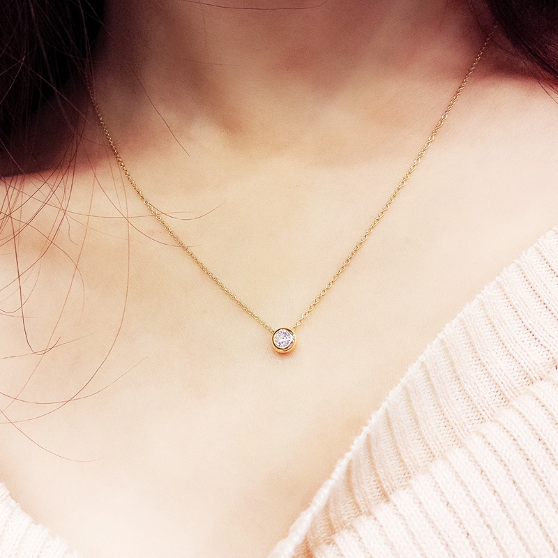 Fancy Feast Diamond Necklace 18K Gold Round Diamond Pendant Rose Gold Platinum Single Diamond Collarbone Chain Fancy Gold Ladies Pendant