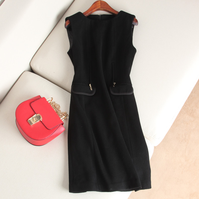 Autumn and winter light luxury elegant temperament black false pocket decoration round neck wool sundress sleeveless folding dress female