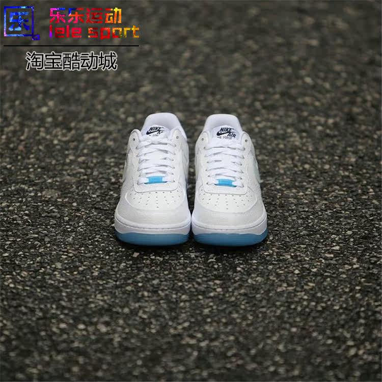 Nike, Nike Air Force 1, индукционные напяточники 