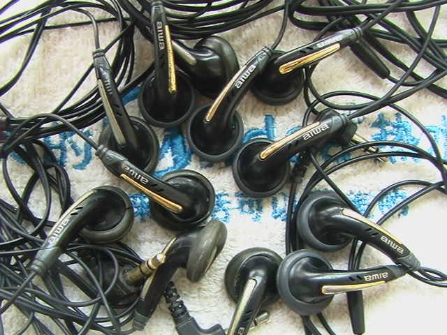 AIWA HP-V16 foreskin first edition (V14 V553 E888 E484 E282 E472)