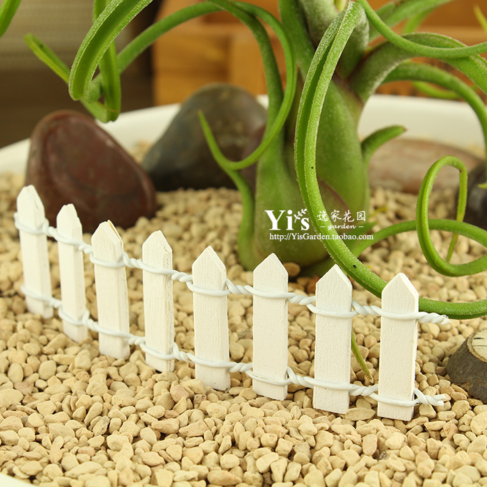 Multi-meat DIY parquet decorated with moss micro-landscape wooded mini-small fence fence to bend a small fence