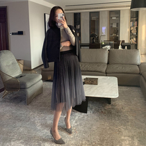 MARIUS takes you to see the subtle changes of the Milky Ways light color and shadow of the Milky Way