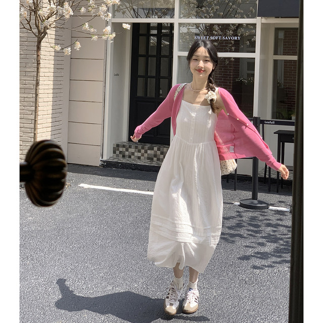 Lu Xiaotuan Tuan Tea Break French Suspender Dress 2024 Summer New Style New Waist Temperament Fairy Seaside Vacation Dress