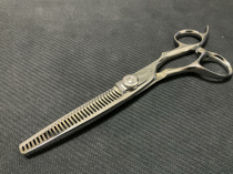 Japans Wuyun hair scissors 6-inch new tooth scissors also remove 12% of the hair volume and have double teeth without leaving a trace