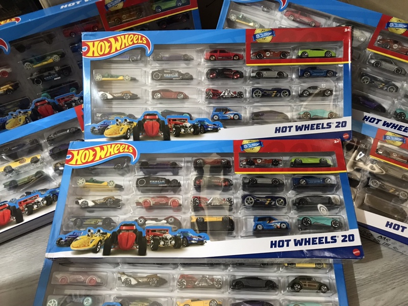 Hot Wheels Hot Little Racing Car Twenty-Pack 20 Pieces Gift Box Track H7045 Toy Simulation Alloy Car Model Hot Wheels Hot Little Racing Car Twenty-Pack 20 Pieces Gift Box Track H7045 Toy Simulation Alloy Car Model