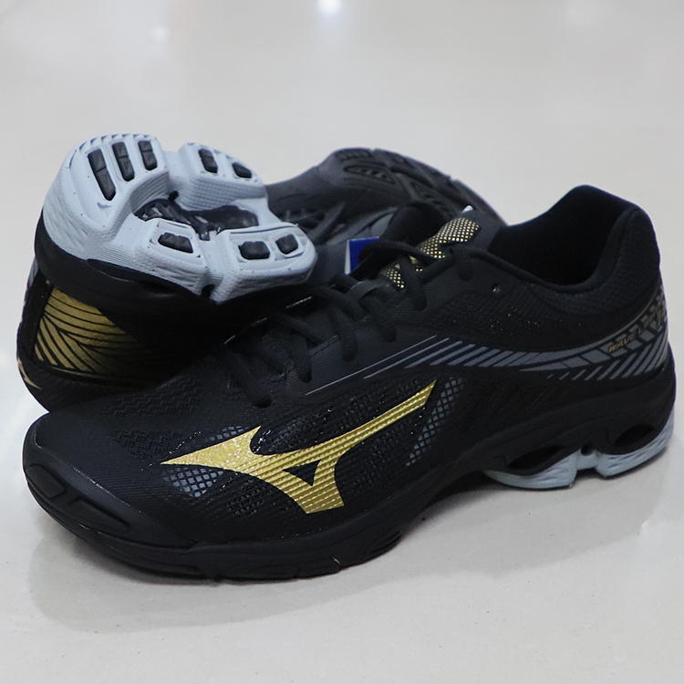 mizuno volleyball shoes z4