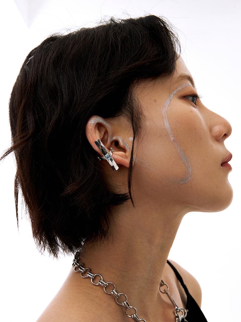 SUMIYAKI：纯银打造的清透蓝宝石梦幻耳饰