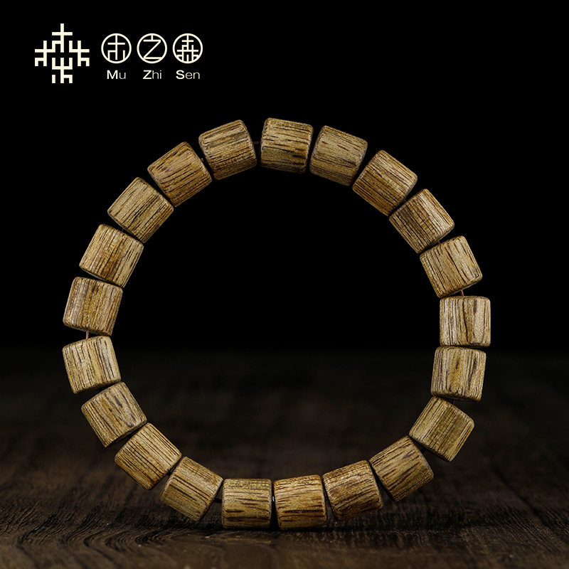 (Changeable charm) Cambodian Bodhisattva chess natural soft silk old material agarwood hand string Buddha beads fidelity men's models