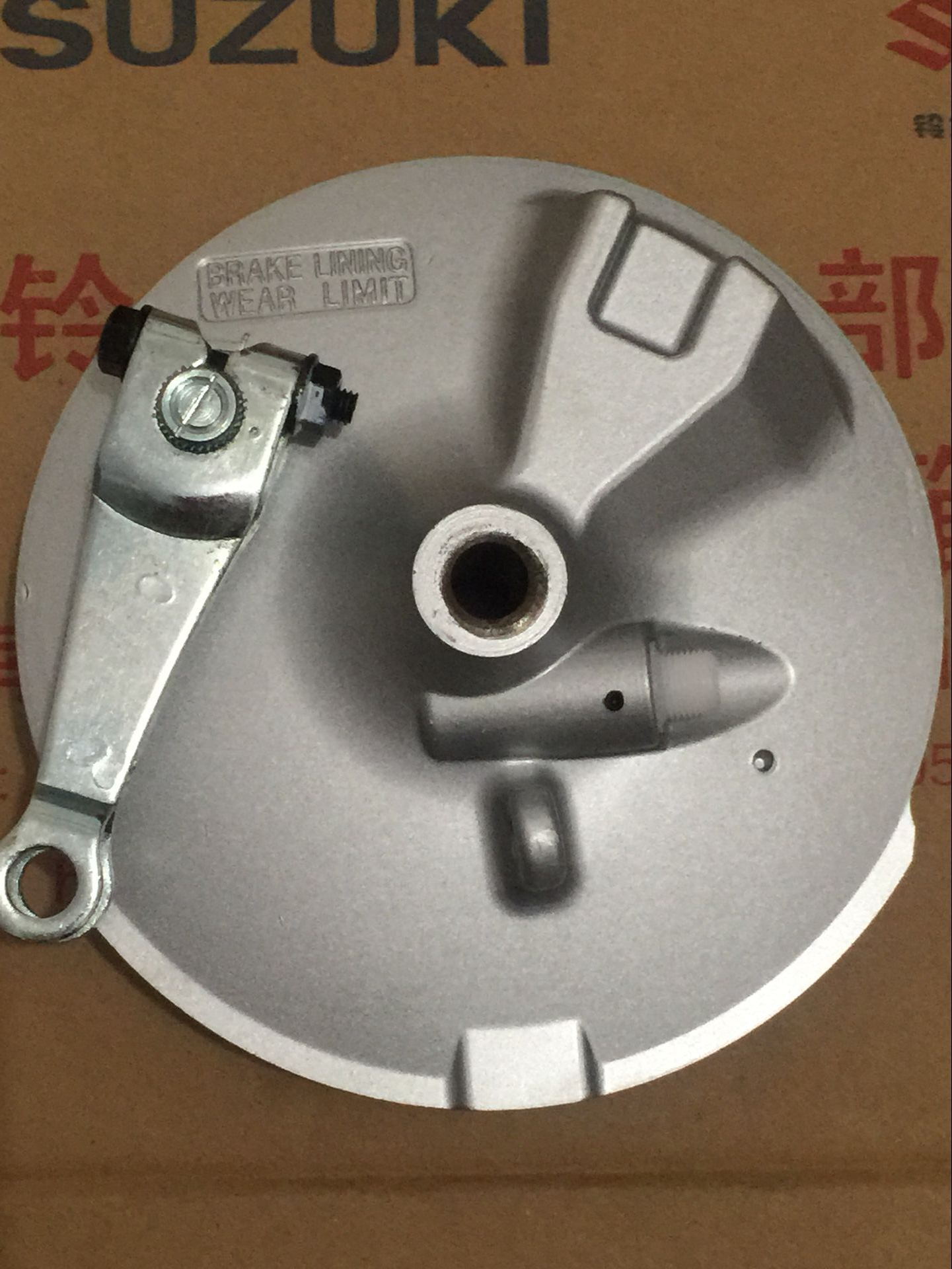 Light riding Suzuki Locomotive Accessories DRUM BRAKES GT125-5 front drum painstaking disc brake disc front and rear drum cover
