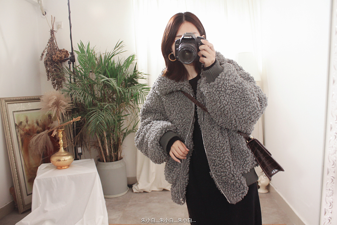 Áo khoác gấu bông! Phải có năm nay! Dày và ấm! Faux fur one lamb short jacket B 3515 quần áo nữ