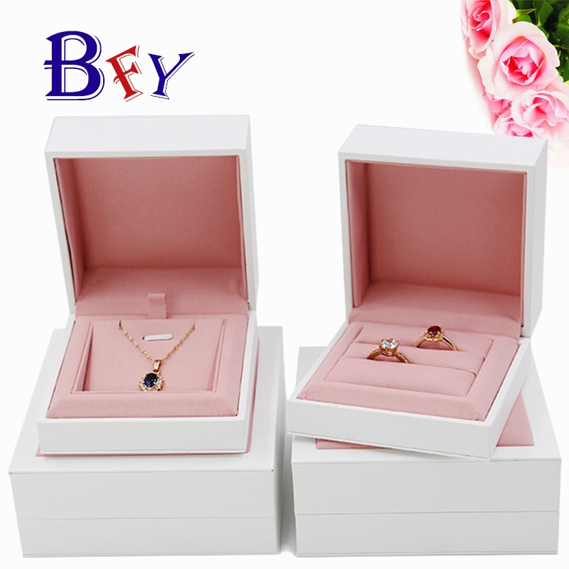 Creative proposal ring box High-grade European wedding jewelry box Diamond ring necklace box Gift box