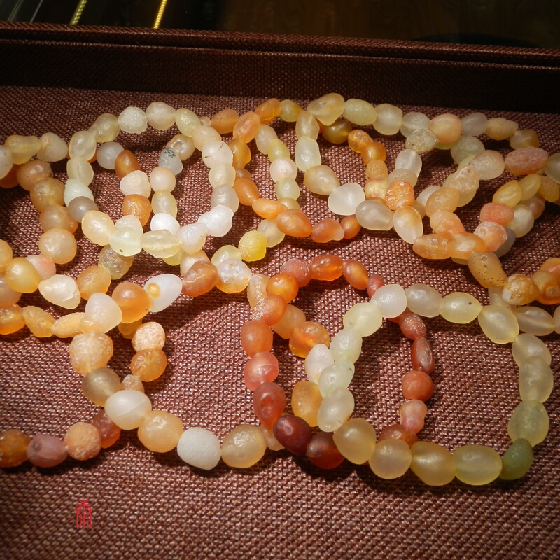 Kangkang Jewelry Natural Alxa Gobi Raisin Agate Bracelet with Soft-Cored Agate and Irregular Shaped Stones