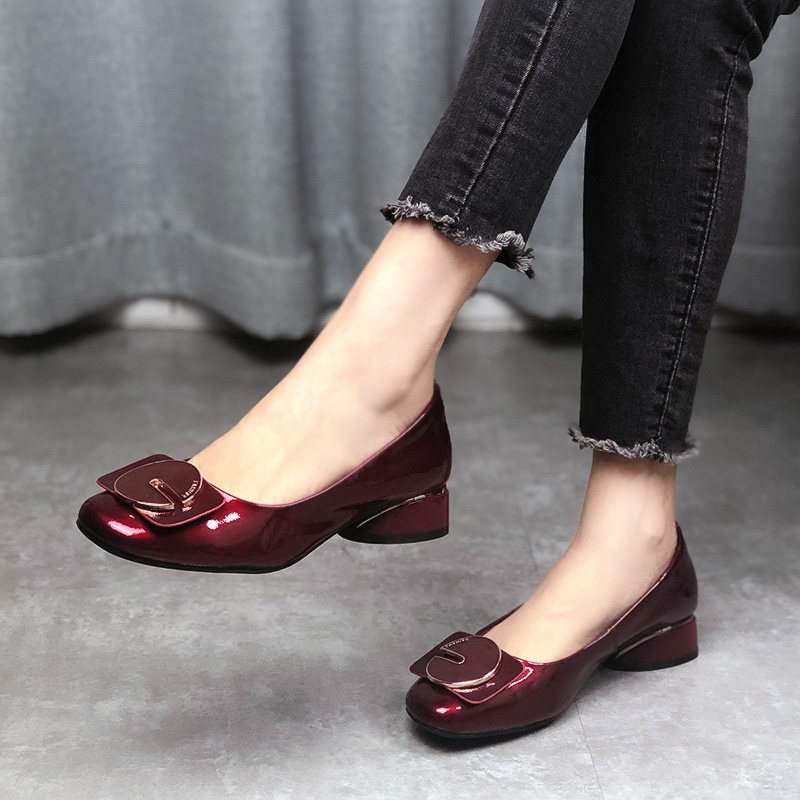 Round toe shallow mouth peas shoes 2022 new women's leather all-match wine red soft bottom women's leather casual flat shoes