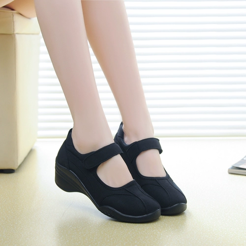 Одна педаливая обувь весной и осенью, новая старая пекинская ткань обувь сплошной склон, мягкие женские туфли, танцевальные туфли, туристические туфли