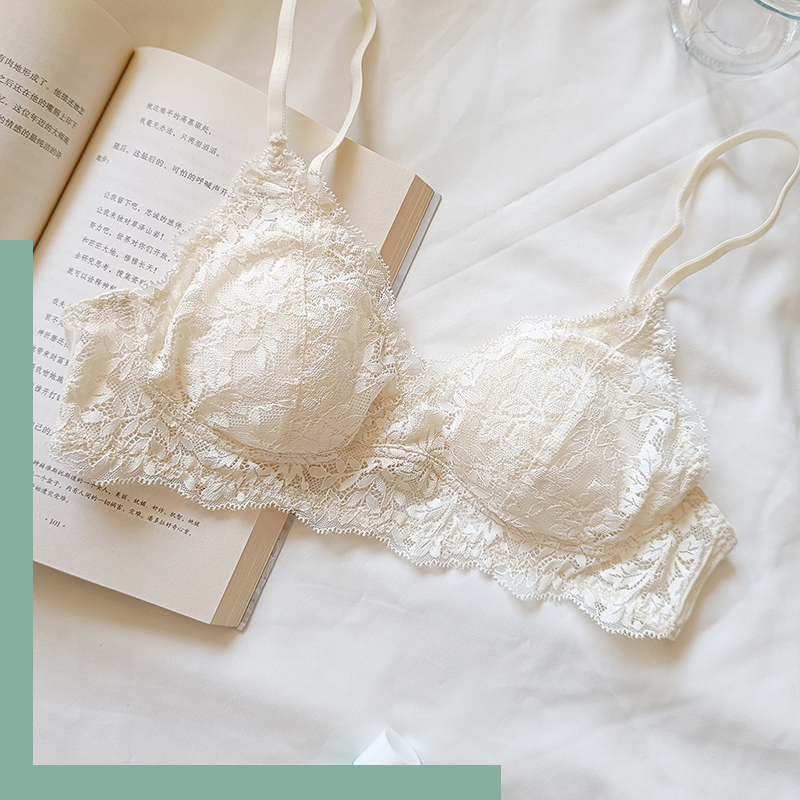 Mocha Ultra-Thin Bra for Women Without Underwire, Makes Large Breasts Appear Smaller, Lace, Triangle Cup, White Bra, French Style