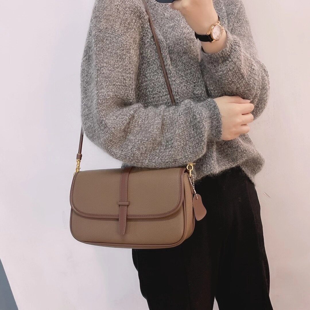 ins fashion bag bag women autumn winter sloped small square bag semi-circle saddle bag single shoulder method retro hair ball decoration