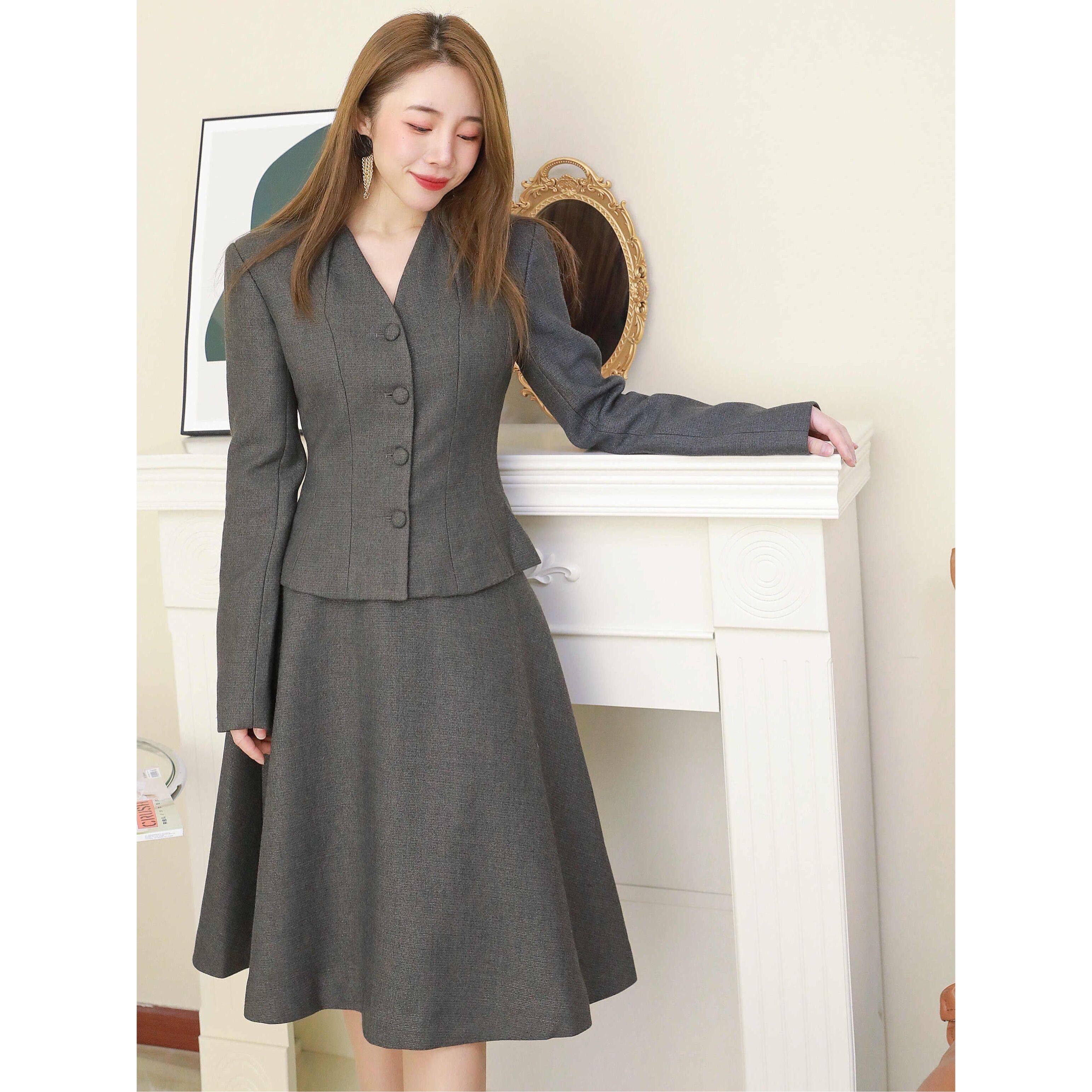 Gray wool suit female winter 2020 new exquisite suit A half - body skirt retro two - piece set