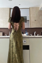 Zhao San face peach flower pine green V collar backless dress female 2021 spring new design sense long skirt view