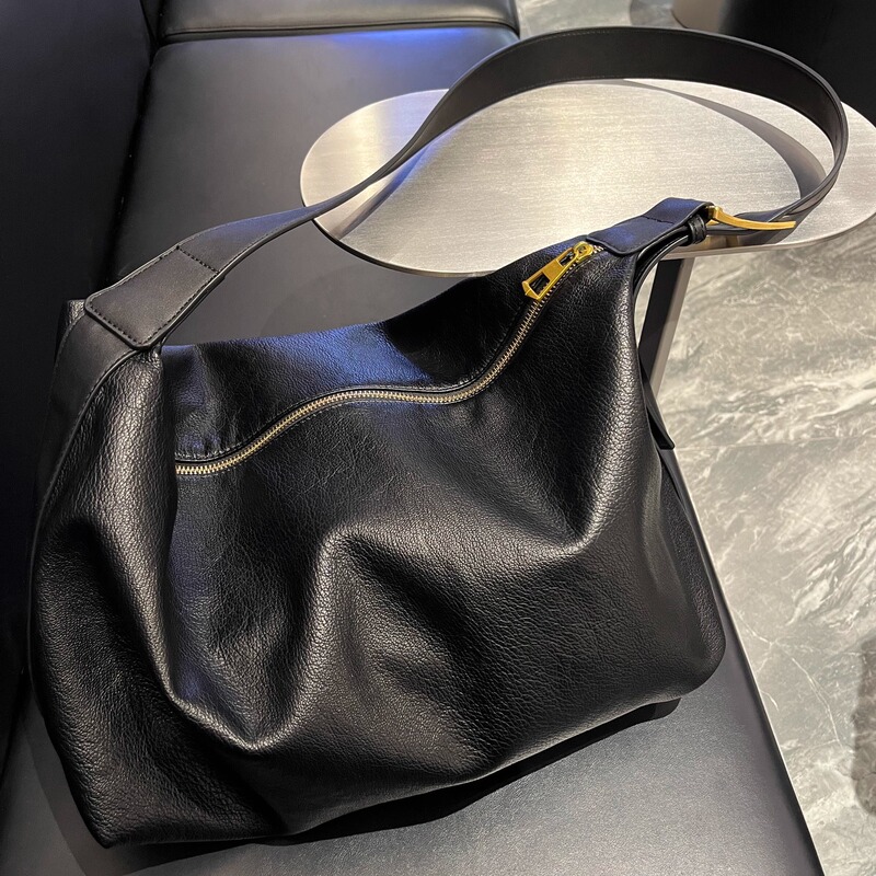 Trendy and Casual Large Crossbody Bag with a High-End Feel, Soft Leather, Large Capacity Tote Bag, Casual Bag Trendy and Casual Large Crossbody Bag with a High-End Feel, Soft Leather, Large Capacity Tote Bag, Casual Bag