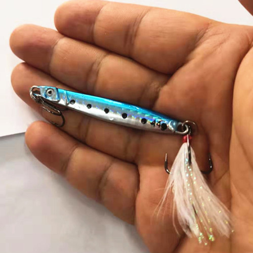 Lua cruise small iron plate long throw swing high school fish front and rear double three hooks with a package