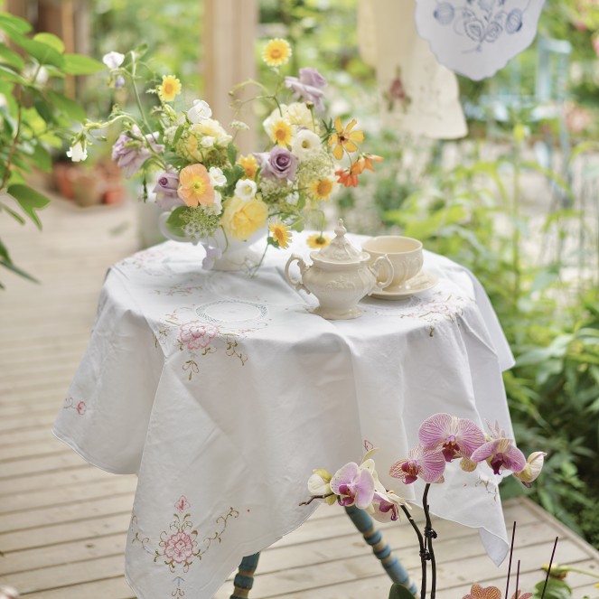 American Garden Retro Small Fresh Fabric Embroidered Square Tablecloth New Tea Table Tablecloth Table Tablecloth