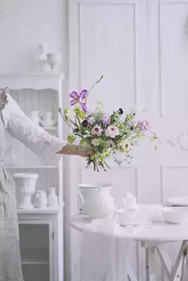 Not exquisite but very good-looking French background photography props wedding arrangement carved solid wood