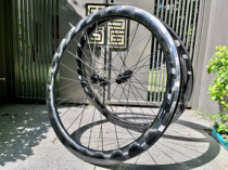 Flying carbon butterfly pattern basic carbon fiber road wheel set 28 wide 700C carbon knife ratchet hub three-year warranty