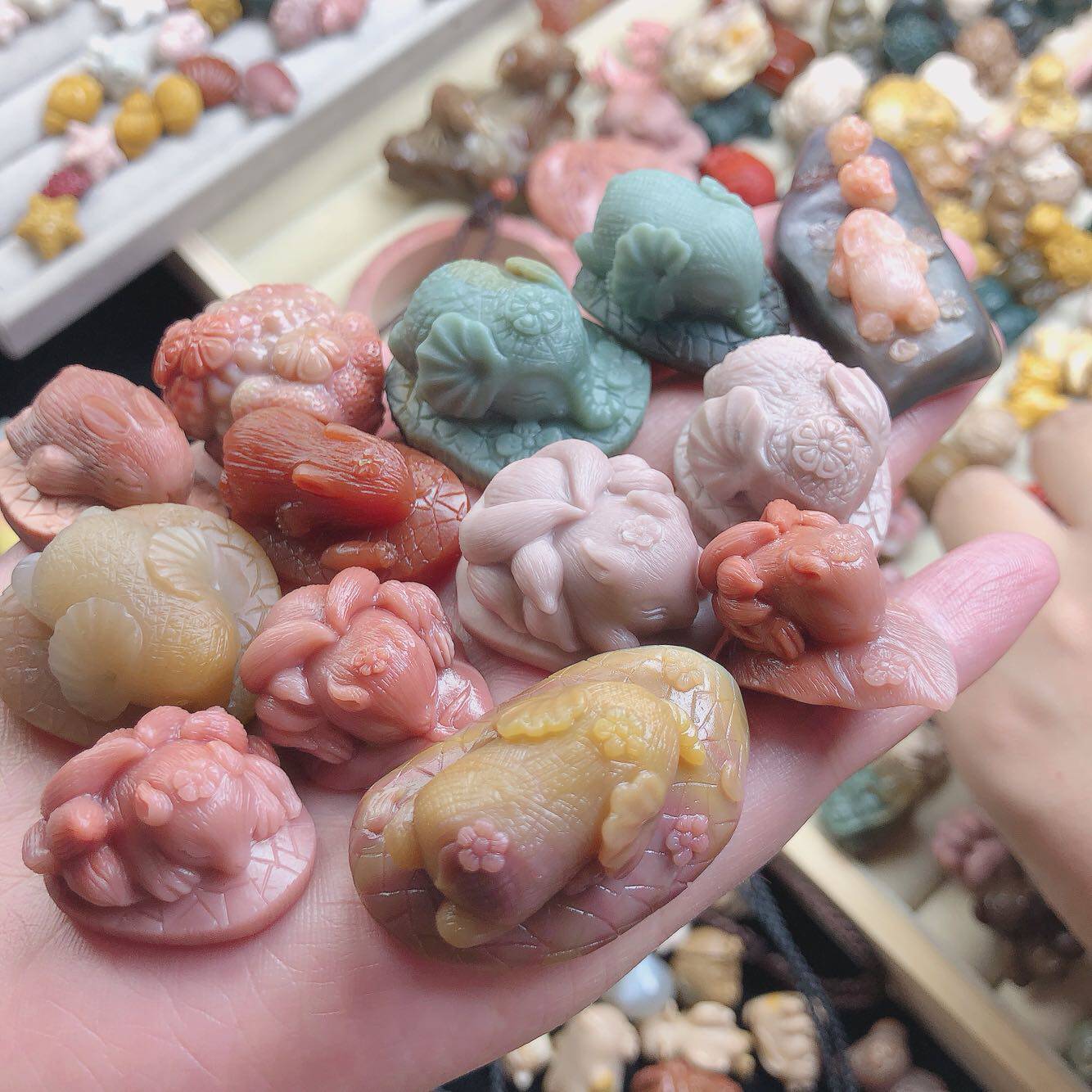 Arashan Gobi Wall Color Jade Pendant hand engraving pooch Gift Bag Hanging mobile phone Hanging Rope hand Alchemy string