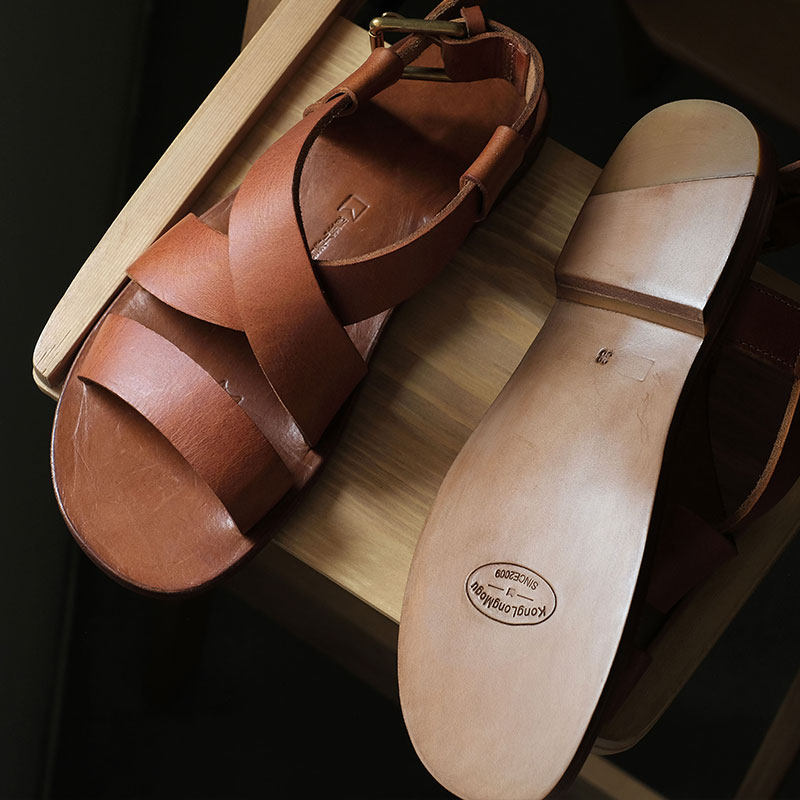 KONGLONGMOGU handmade retro vegetable tanned cowhide summer buckle new beach shoes all-match open toe sandals