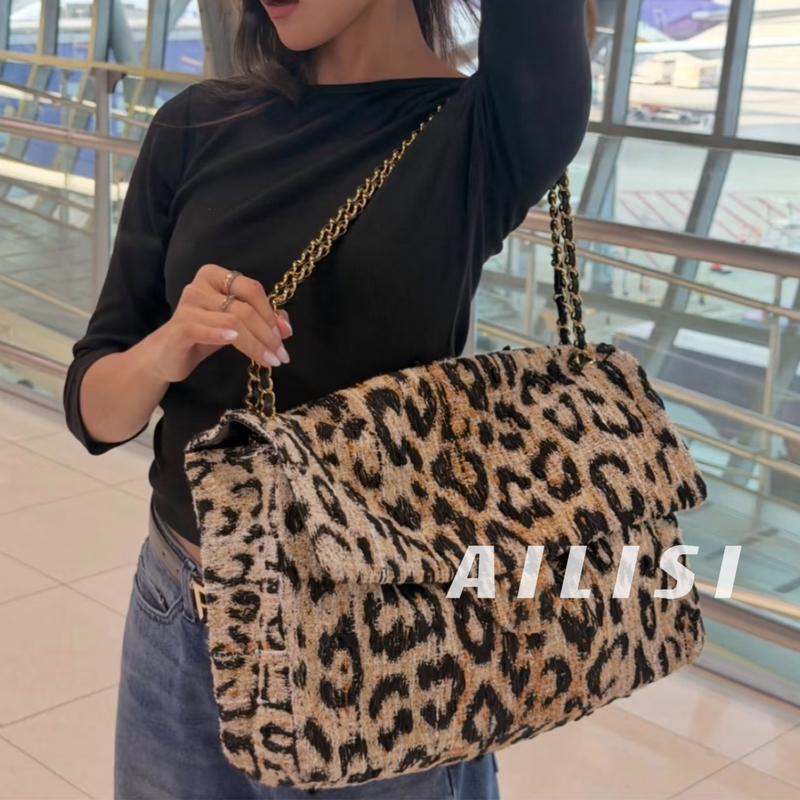26A Autumn Handmade Workshop Leopard Print Tweed Small Square Bag Women's Chain Shoulder Bag Fashionable Handheld Crossbody Airport Bag 26A Autumn Handmade Workshop Leopard Print Tweed Small Square Bag Women's Chain Shoulder Bag Fashionable Handheld Crossbody Airport Bag