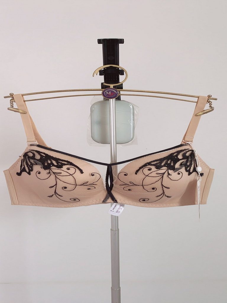 Manny Fen Spring Summer New Lady's Smear Without Steel Ring Light Thin Lace Sponge Skin No Mark Underwear 20810666