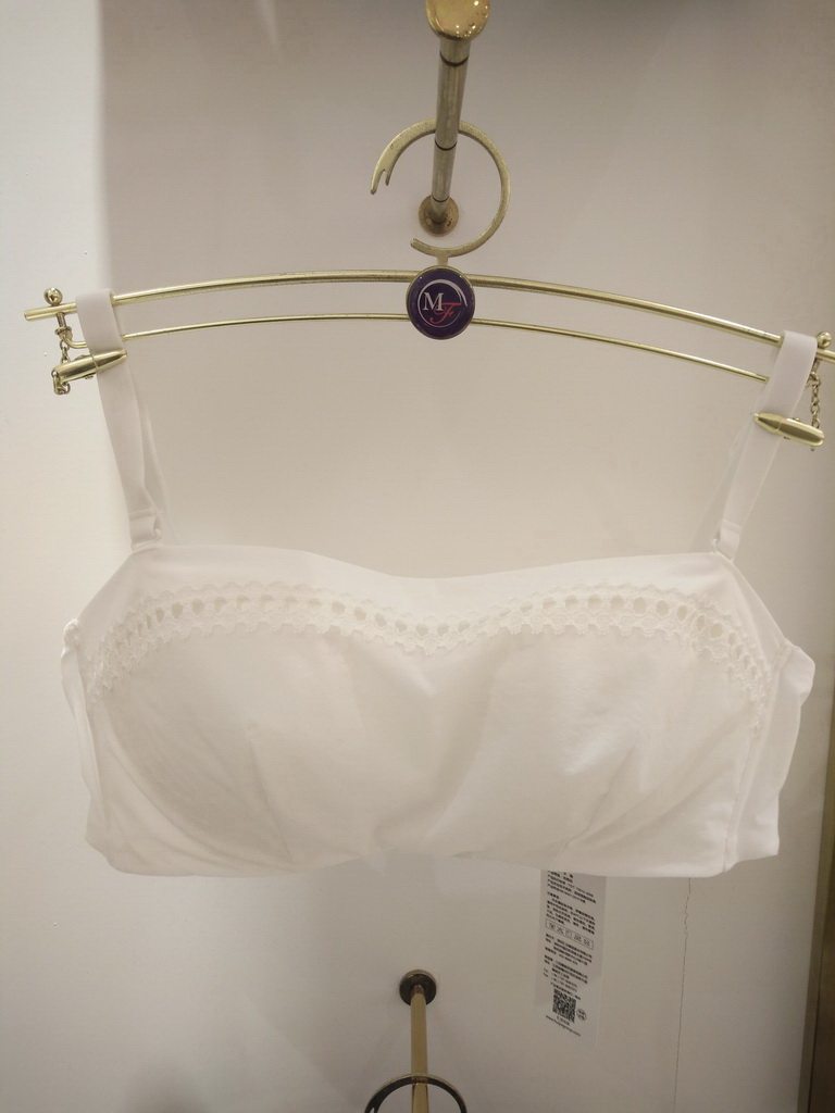 Manneffin anti-walking light side closeted breast lady Smear Underwear Comfort 100 Lapped Pure Color Hollowed-out 20810707