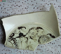 Figures from Cizhou Kiln of Song and Yuan Dynasties Large porcelain piece with bottom 12*8 cm