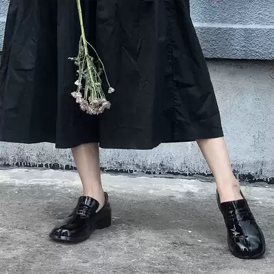 Dark niche (good things)MM6 Yamamoto patent leather loafers split-toe leather shoes thick heel all-match single shoes women