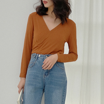 Red Hall solid color T-shirt female 2021 New Korean slim long sleeve base shirt Lady Slim V collar coat tide