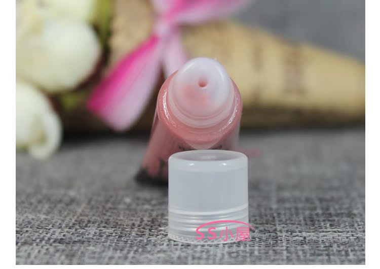 Son môi chính hãng Pui Ling Fei Dandelion Lip Gloss trong mẫu 6.5ml màu nude tự nhiên - Son bóng / Liquid Rouge 	son bóng tom ford màu 20	